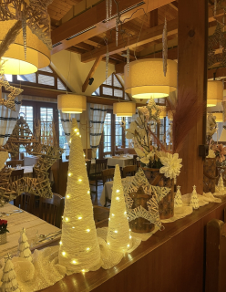 Výzdoba interiéru restaurace zimní