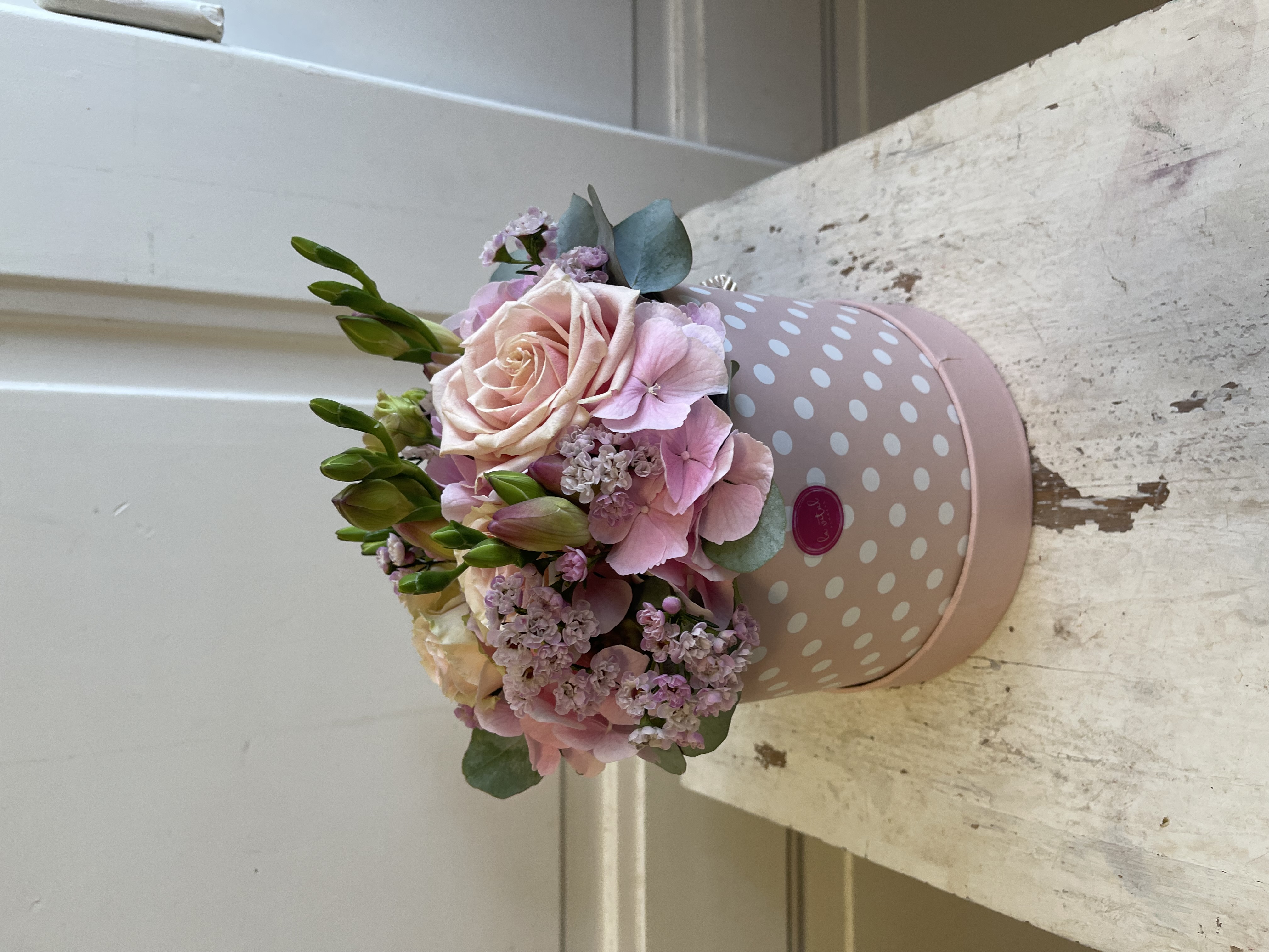 Flower box - hortensie a fresie